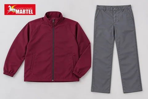 Casaca ciruela y pantalón gris extendidos por separado